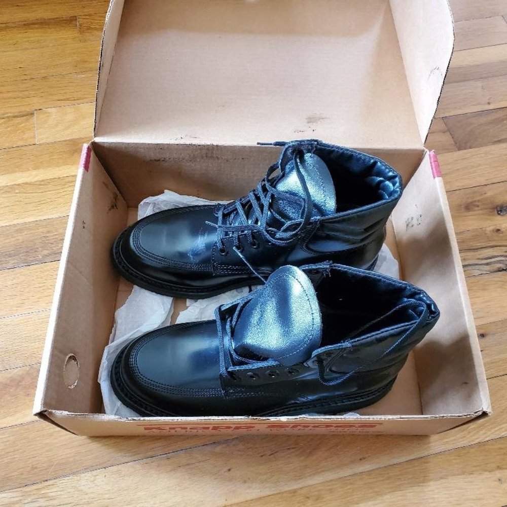 KNAPP BOOTS SIZE 7 - D WIDTH - NWOT